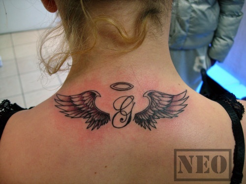 tatoo ange nuque
