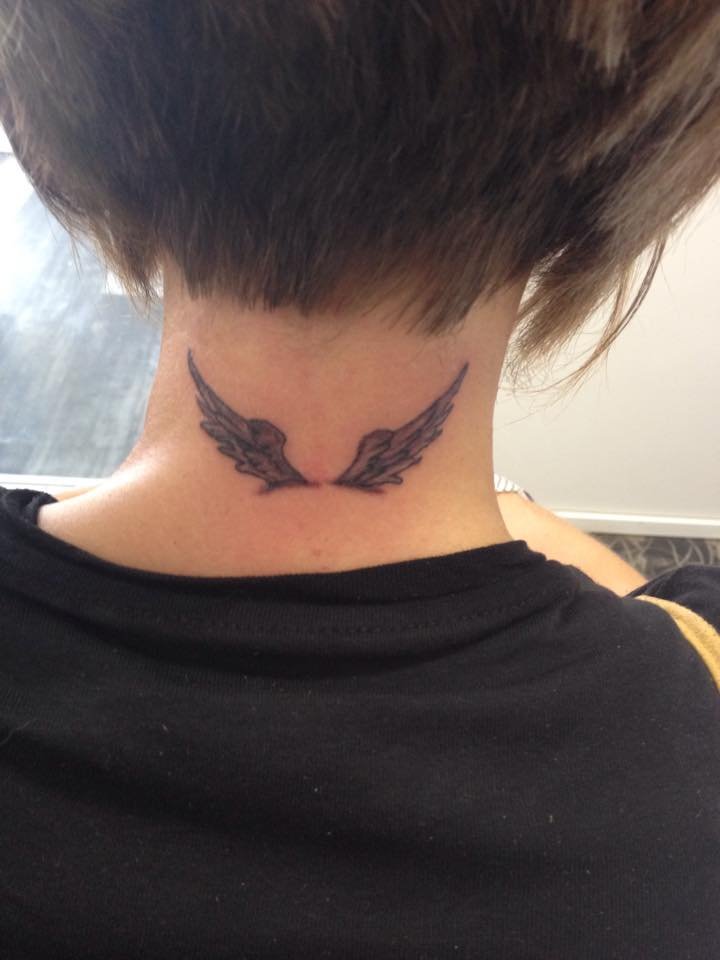 tatoo ange nuque