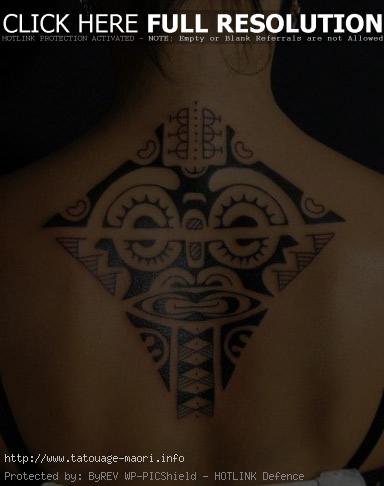 tatoo polynésien dos femme