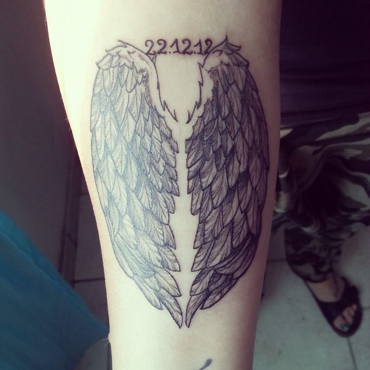 tatouage ange avec initiale