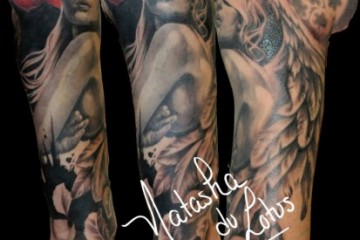 Tatouage ange avec rose