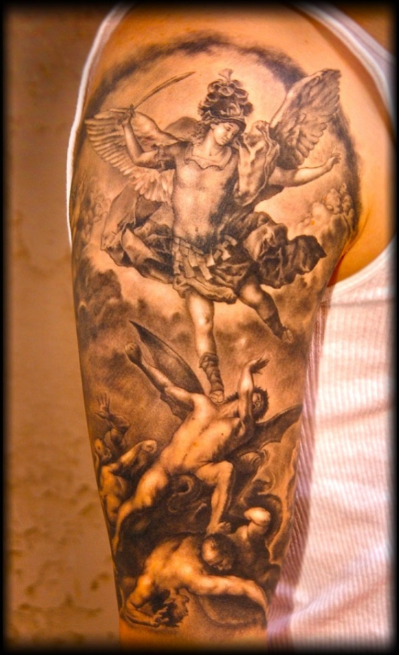 tatouage ange avec rose