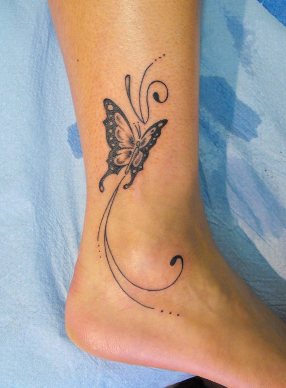 tatouage ange cheville