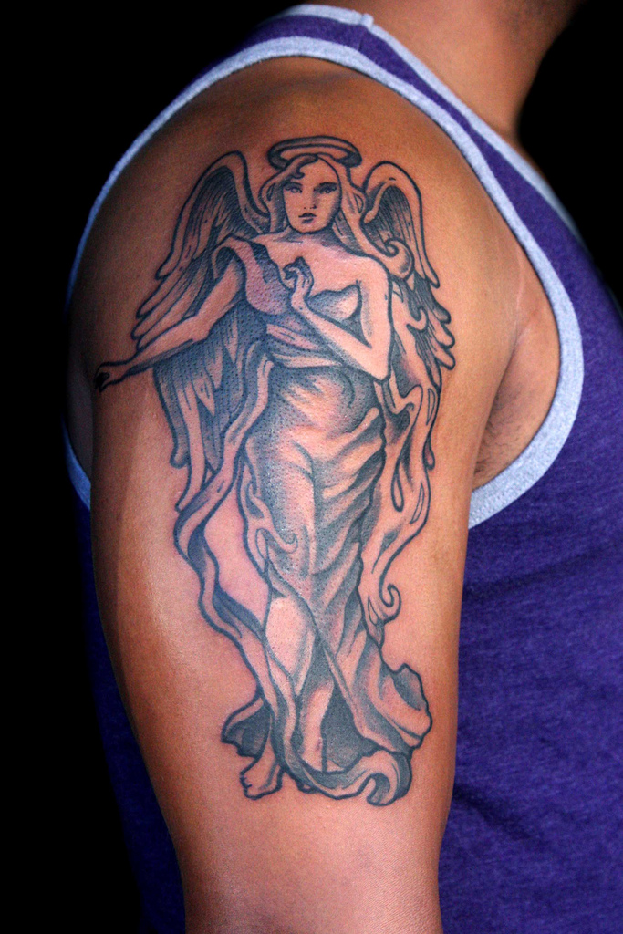 tatouage ange discret