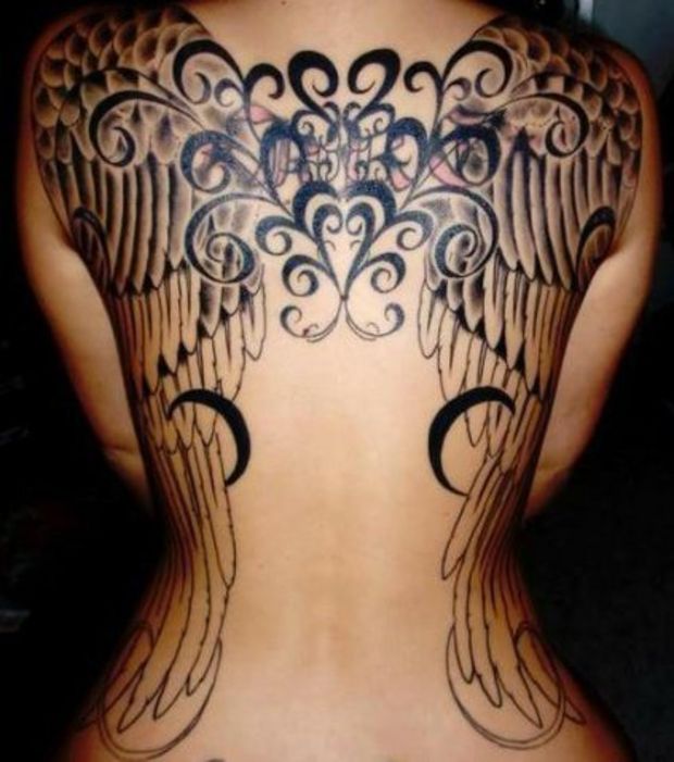 tatouage ange dos femme