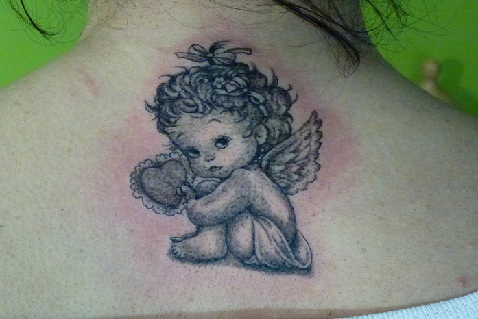 tatouage ange et coeur