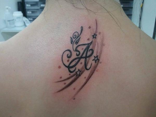 tatouage ange et lettre