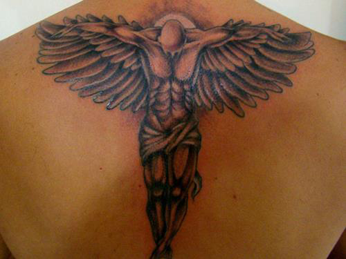 tatouage ange homme dos