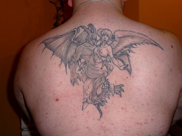 tatouage ange mi démon