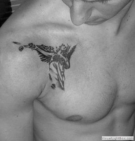 tatouage ange omoplate