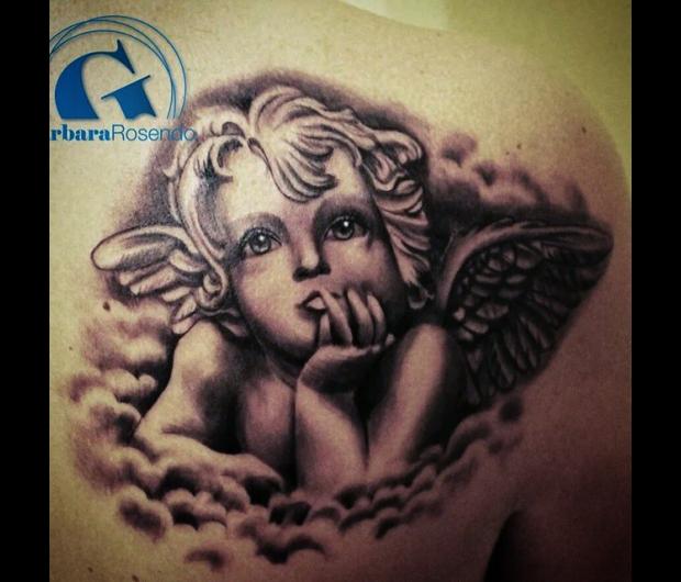 tatouage ange sur nuage