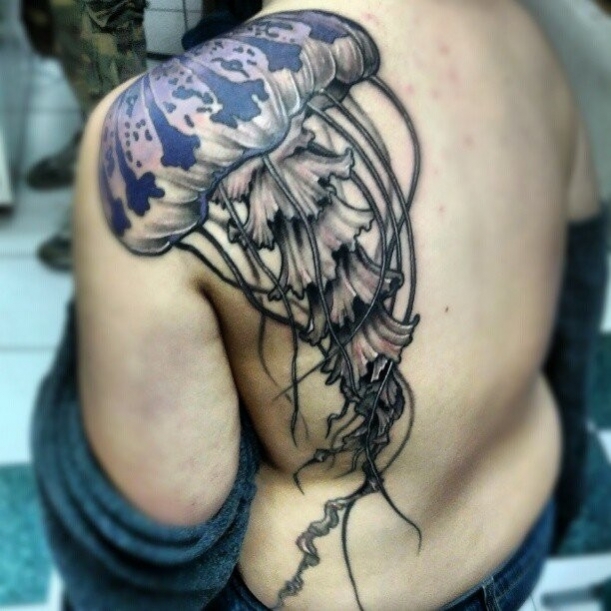 tatouage animaux dos