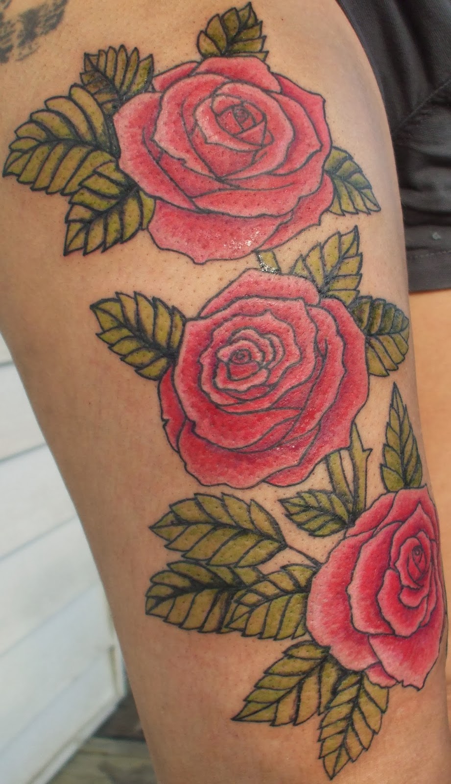 tatouage animaux fleur