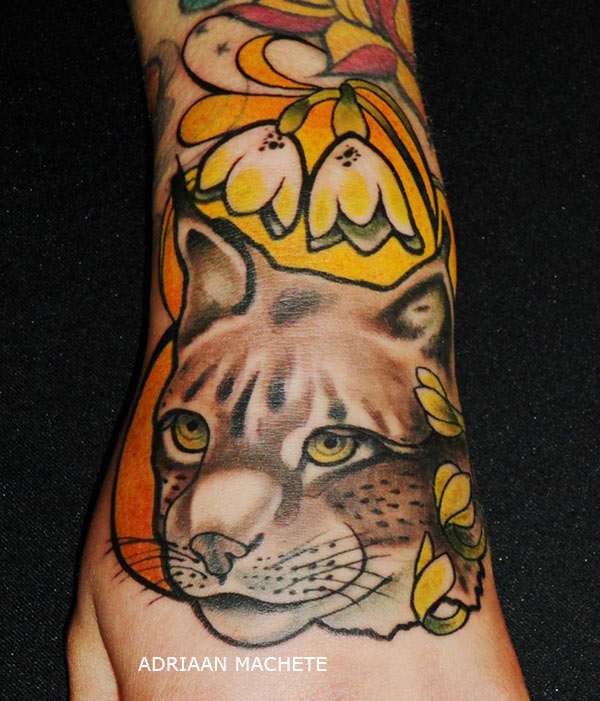 tatouage animaux fleur