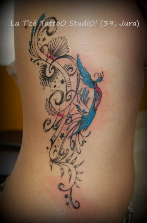 tatouage arabesque omoplate