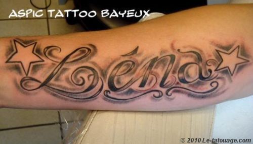 tatouage avant bras avec prenom