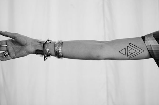 tatouage avant bras bande