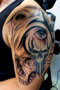 tatouage avant bras biker
