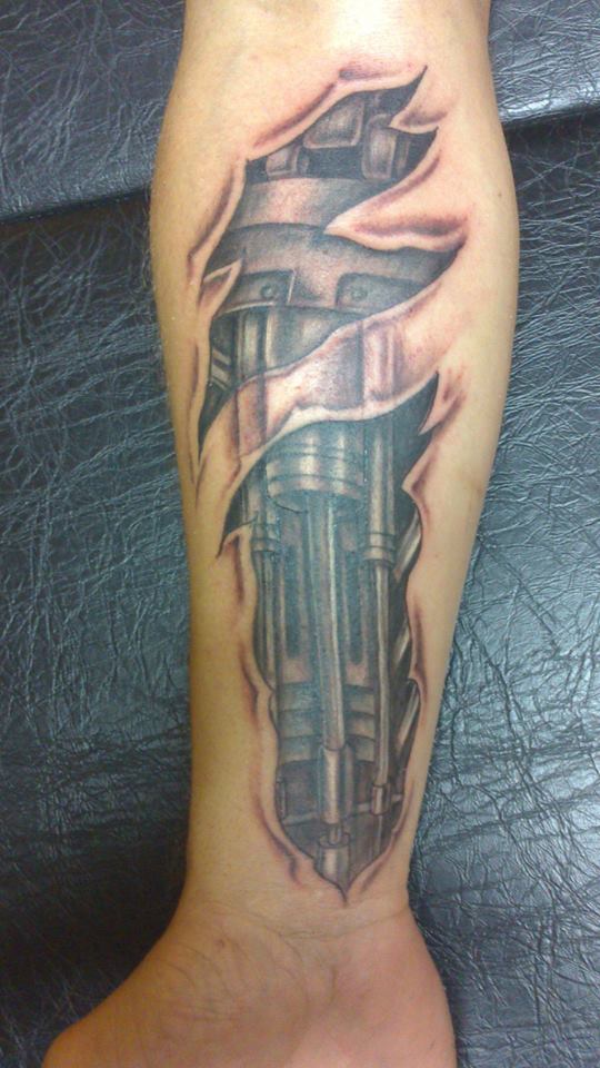 tatouage avant bras bionique