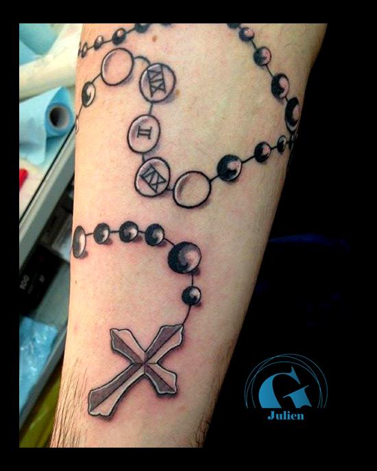 tatouage avant bras chapelet