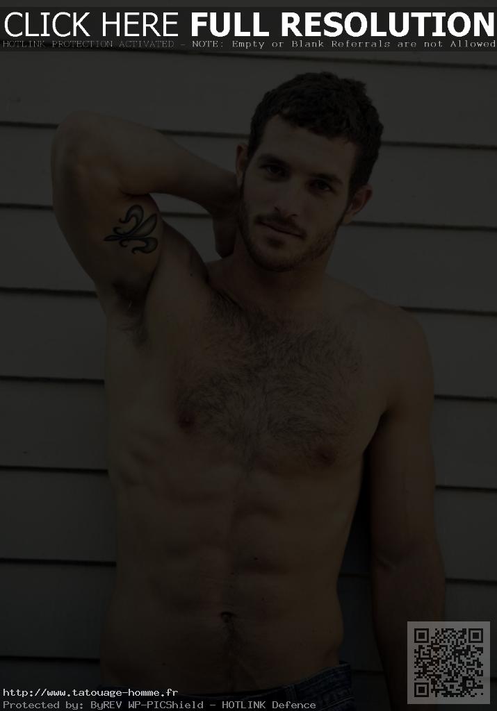 tatouage avant bras discret homme