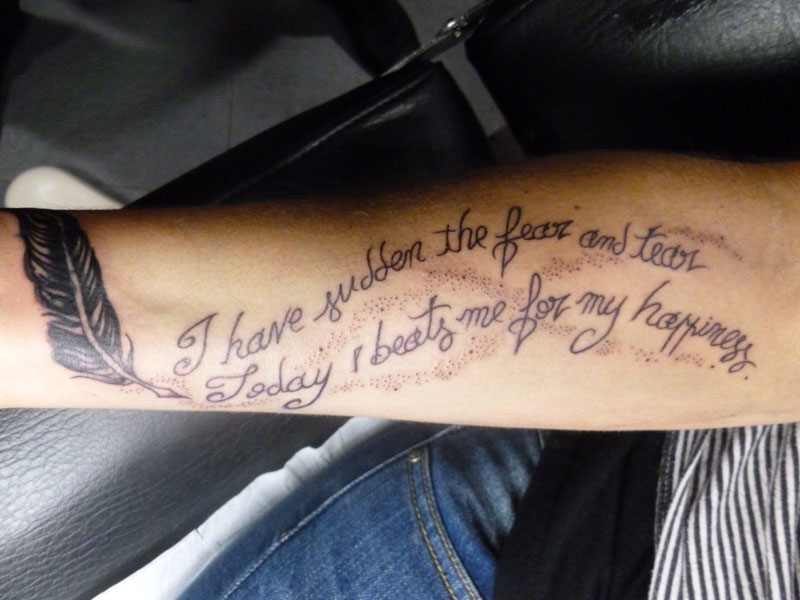 tatouage avant bras ecriture