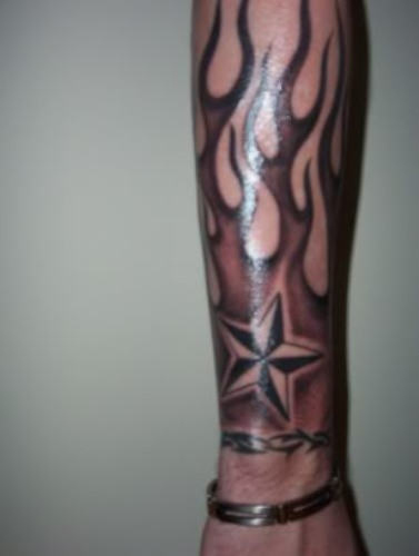 tatouage avant bras etoile