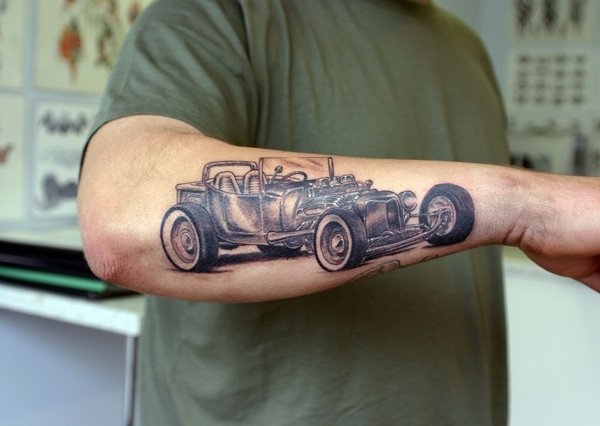 tatouage avant bras extérieur