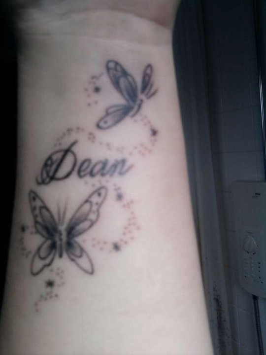 tatouage avant bras femme prenom