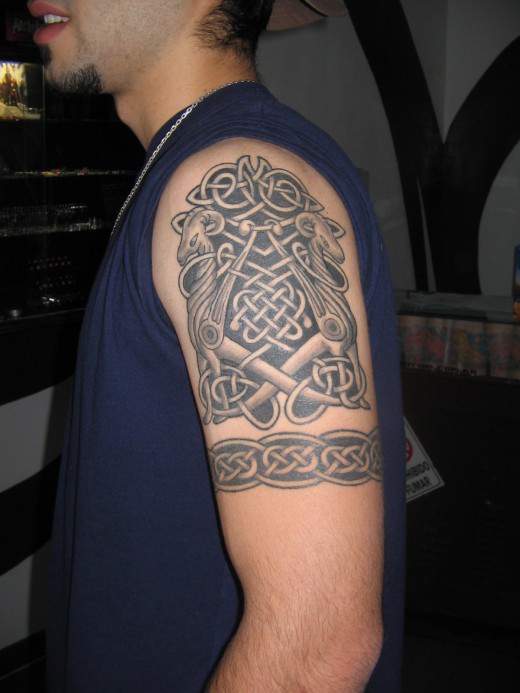 tatouage avant bras homme celtique
