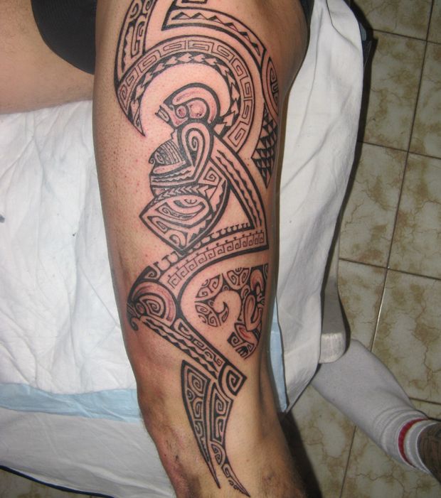tatouage avant bras homme tribal