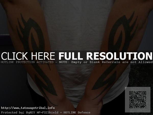 tatouage avant bras homme tribal