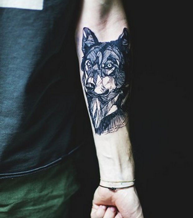 tatouage avant bras loup