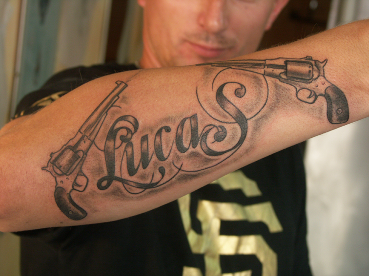 tatouage avant bras lucas
