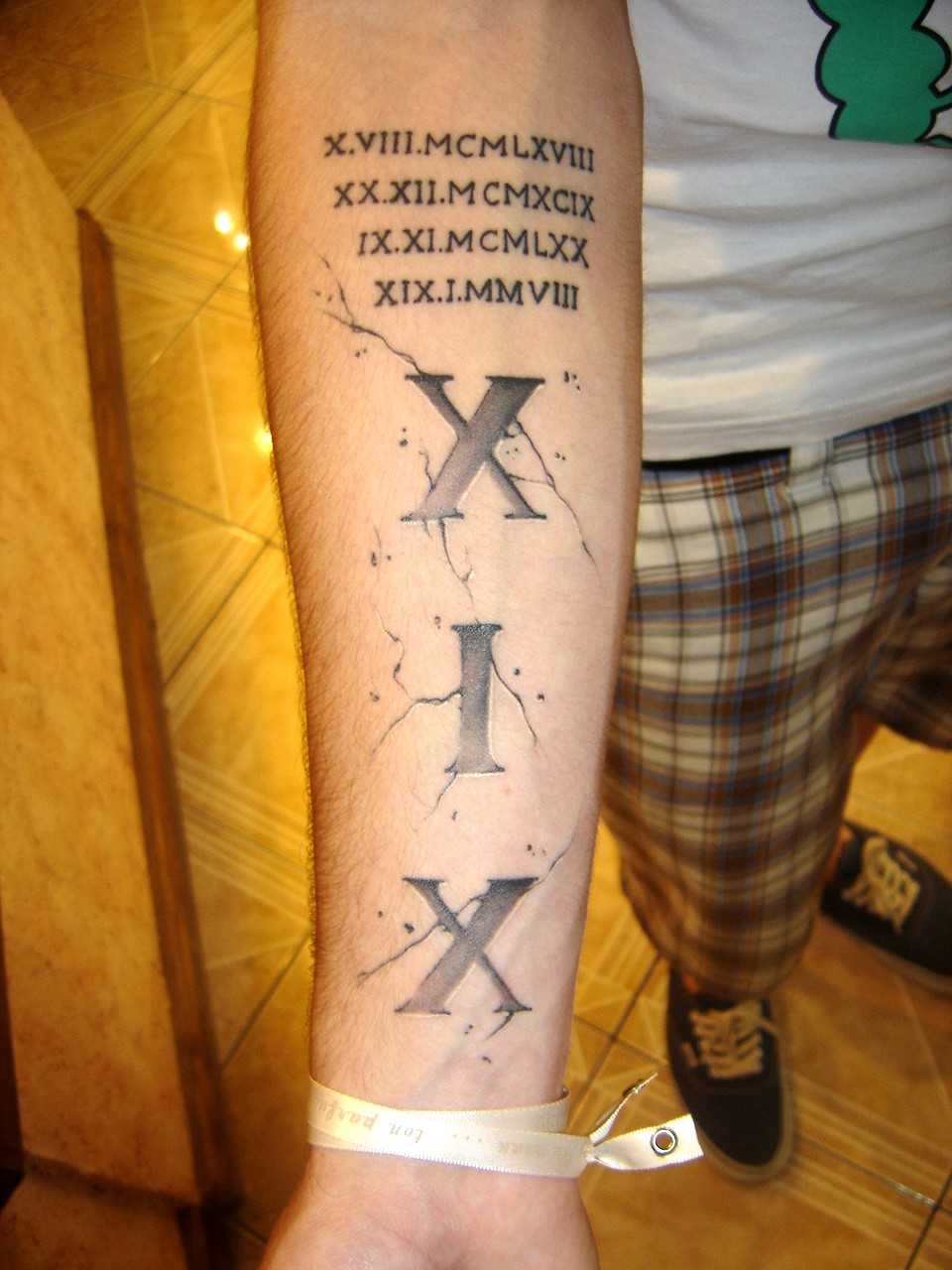 tatouage avant bras romain