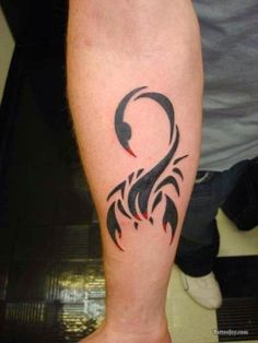 tatouage avant bras scorpion