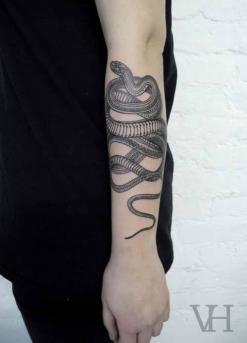 tatouage avant bras serpent