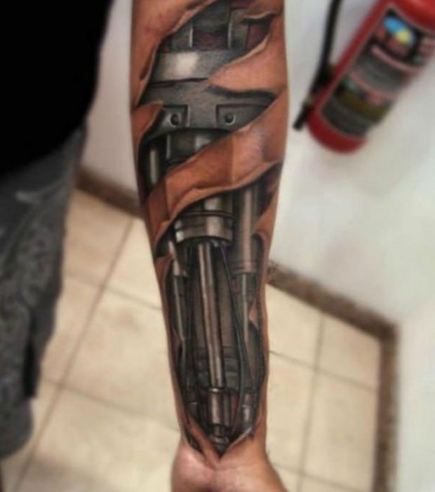 tatouage avant bras terminator