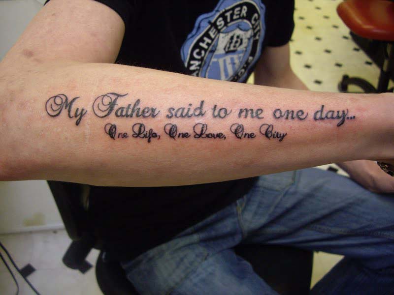 tatouage avant bras texte