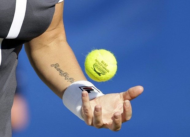 tatouage avant bras wawrinka