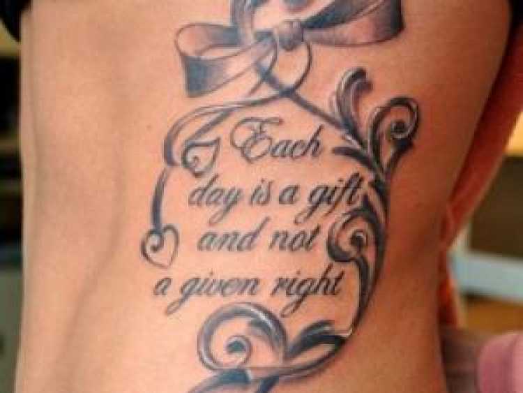 tatouage avec phrase d'amour