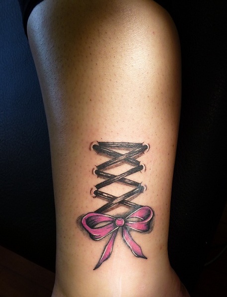 tatouage avec un noeud