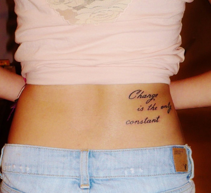 tatouage bas du dos discret