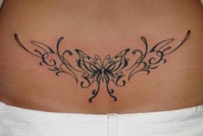 tatouage bas du dos femme papillon