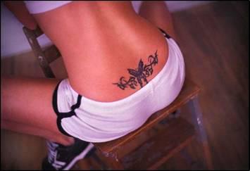 tatouage bas du dos femme péridurale