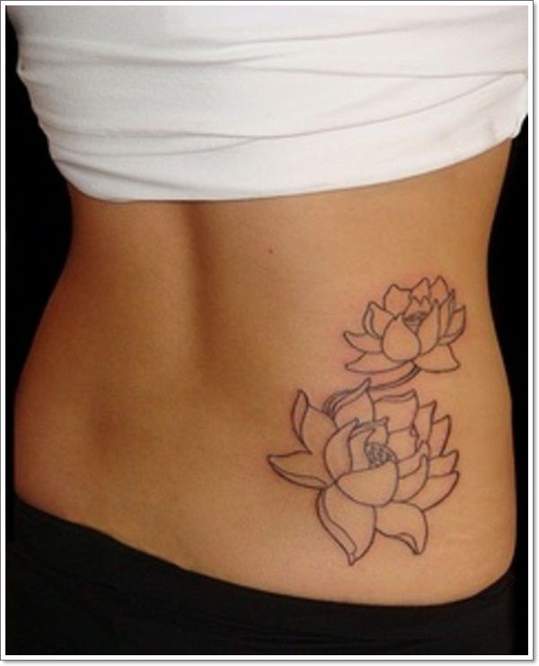 tatouage bas du dos fleur de lotus