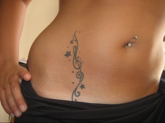 tatouage bas ventre femme
