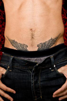 tatouage bas ventre homme