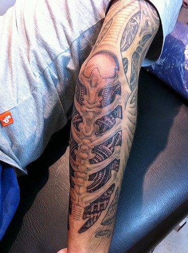 Tatouage biomecanique belgique