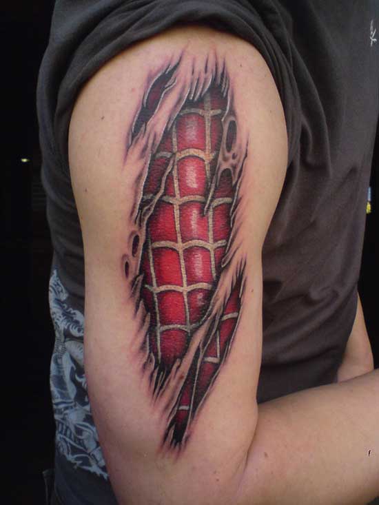 tatouage biomecanique biceps
